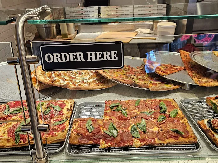 Made in New York Pizza Picture 6