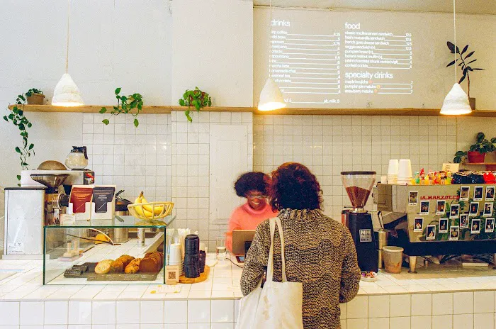 Three Jewels Café Picture 4