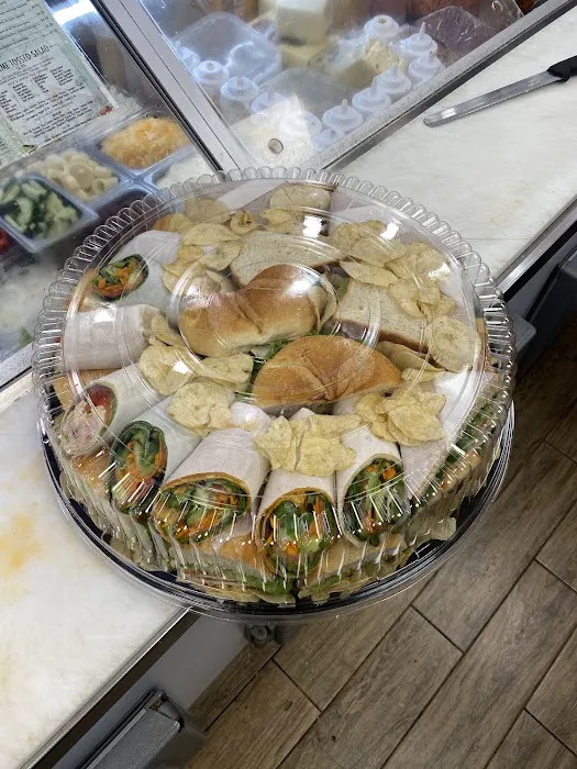 Heavenly Market Deli Picture 9