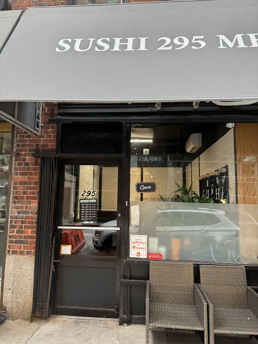 Sushi 295 Mercer Picture 5