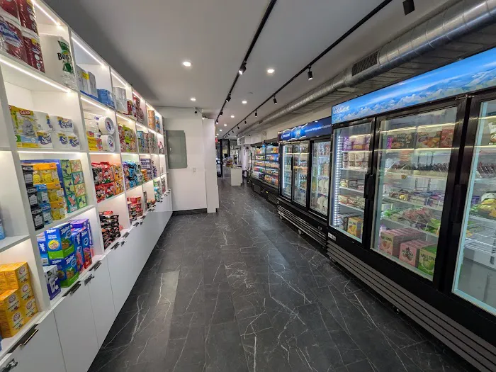 Terminal B Mart / Sippy Cafe Picture 8