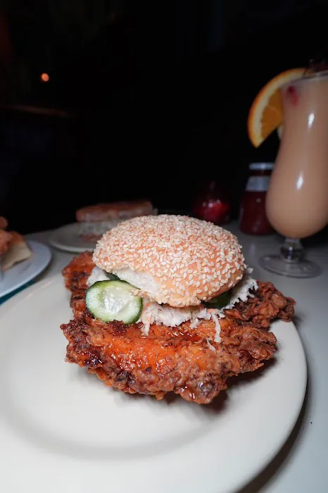 Commodore II Picture 10