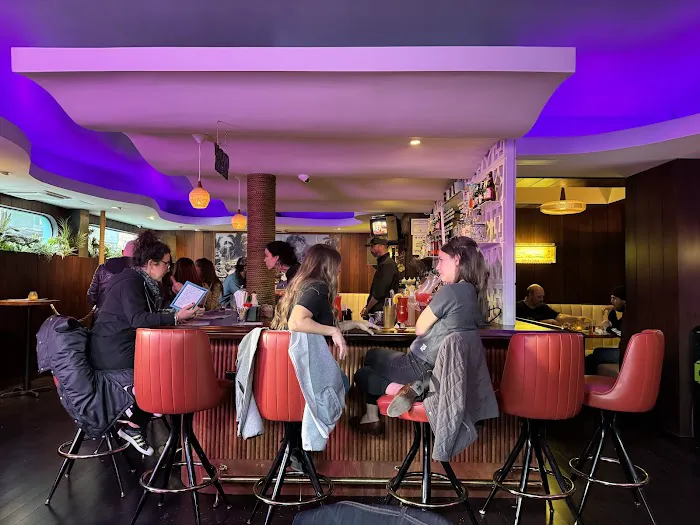 Commodore II Picture 3