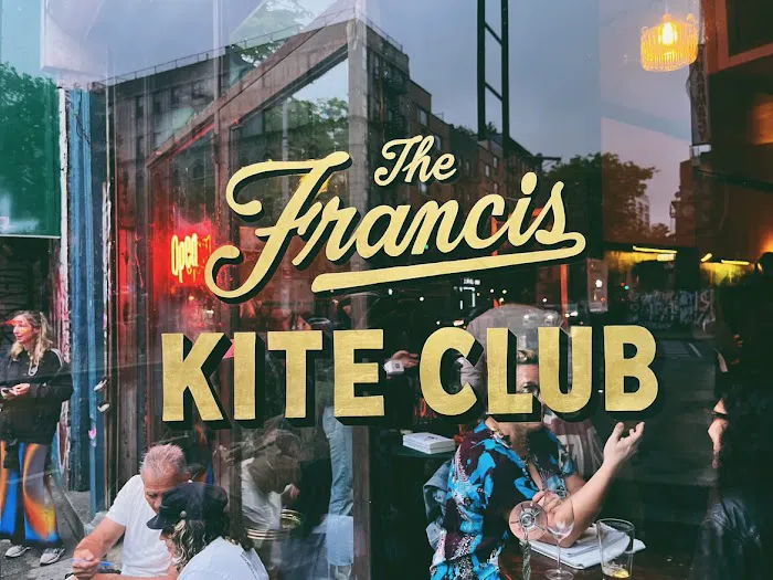 Francis Kite Club Picture 7