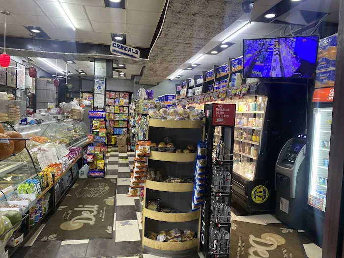 Fresno 2 Gourmet Deli Picture 5
