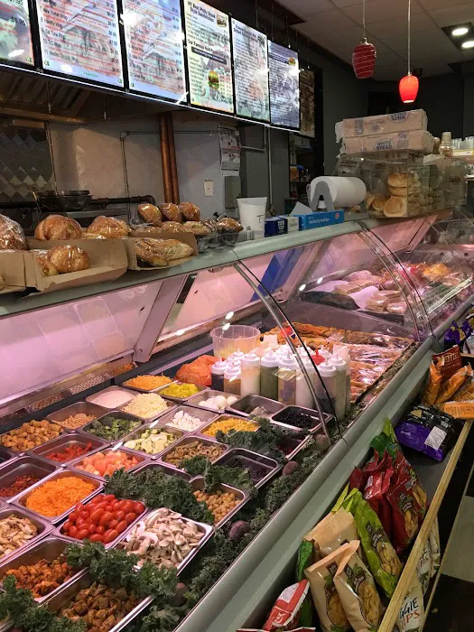 Fresno 2 Gourmet Deli Picture 2