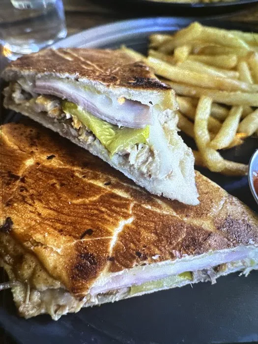 Cantina Cubana Picture 2