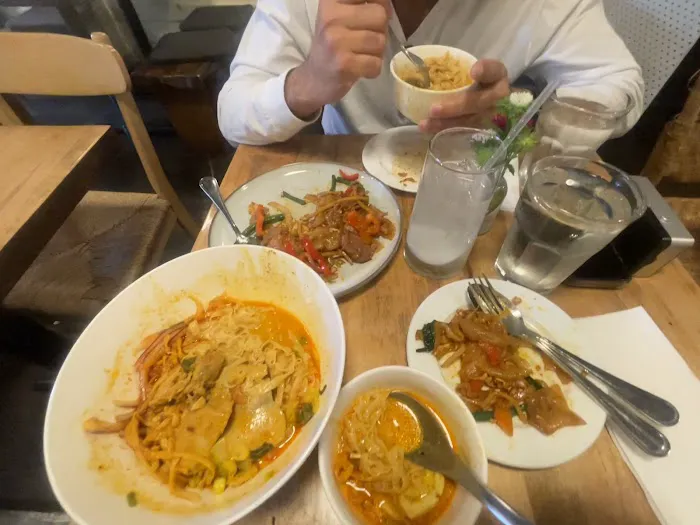 Chomp Chomp Thai kitchen Picture 9