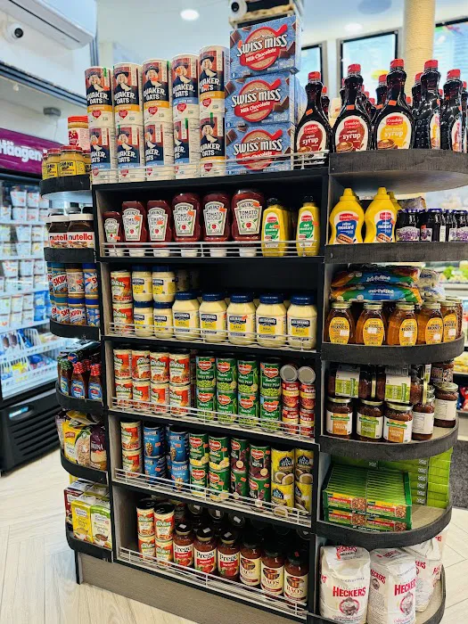 Luscious Market Deli Picture 3