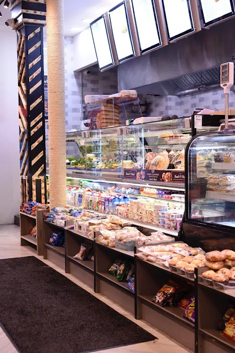 Luscious Market Deli Picture 1