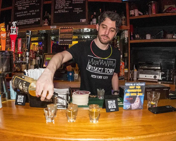 Whiskey Town Picture 10