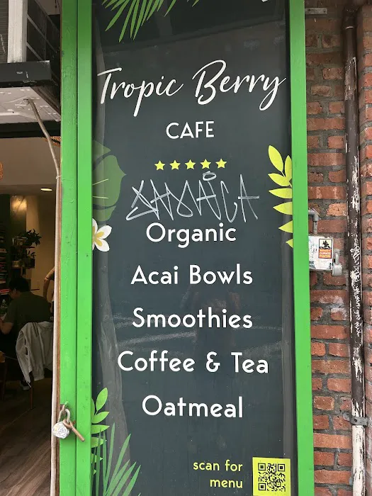 Tropic Berry Cafe Picture 9
