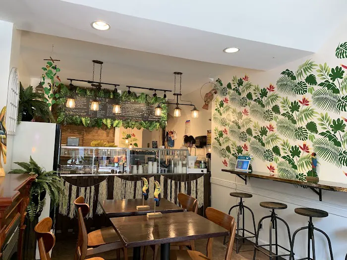Tropic Berry Cafe Picture 2