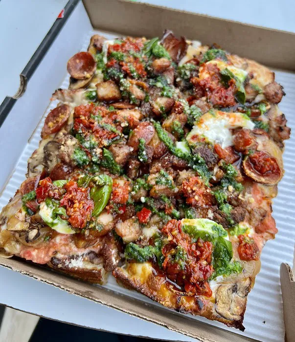 Emmy Squared Pizza: East Village Picture 2