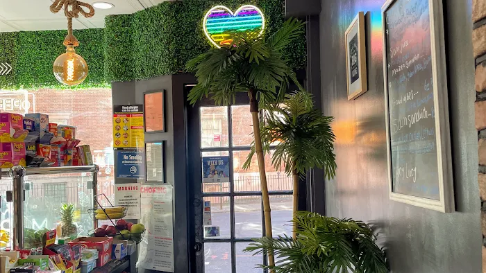 MARO JUICE BAR & DELI Picture 4
