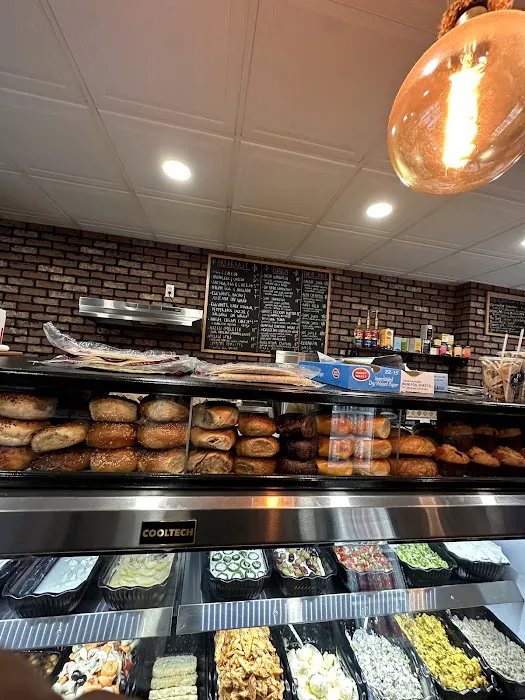 MARO JUICE BAR & DELI Picture 8