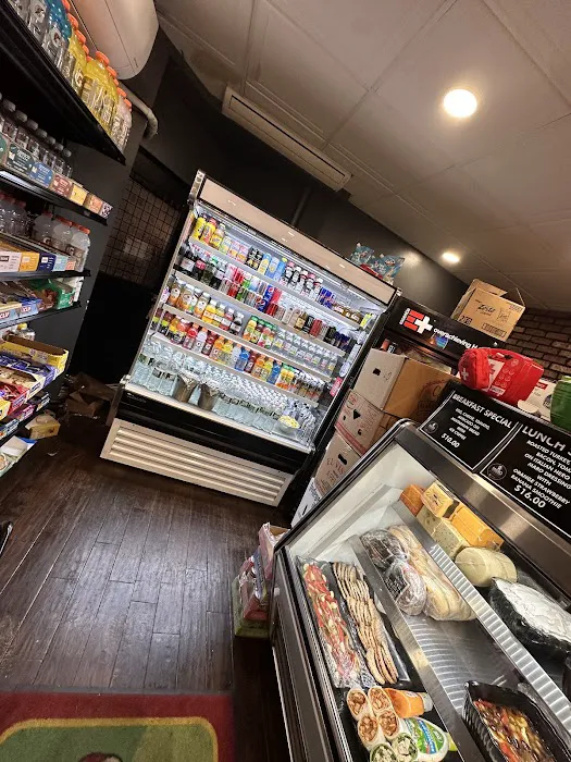 MARO JUICE BAR & DELI Picture 6
