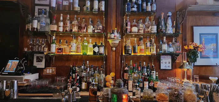 Orient Express Cocktail Bar Picture 2