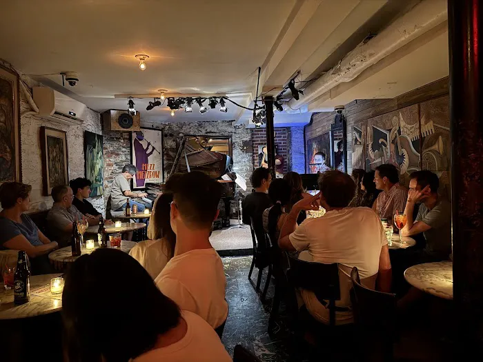Mezzrow Picture 3