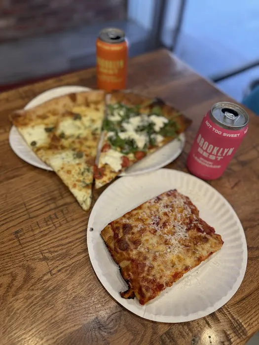 Nuovo York Pizza Picture 3