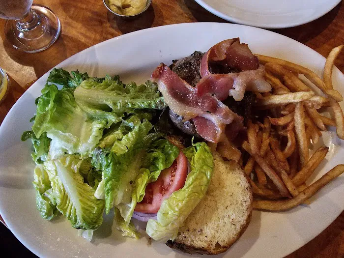 Knickerbocker Bar & Grill Picture 7