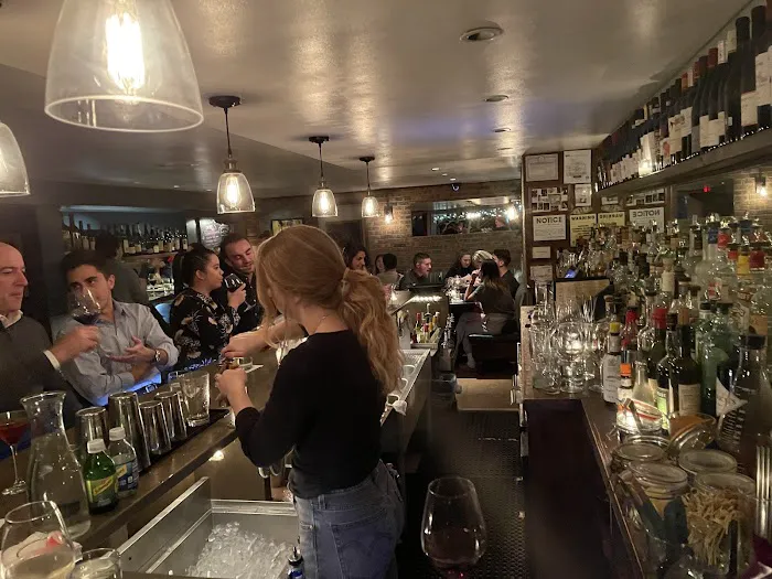 8th Street Winecellar Picture 7