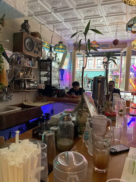 Kosmic Community Anti Bar & Coffee Shop Picture 3