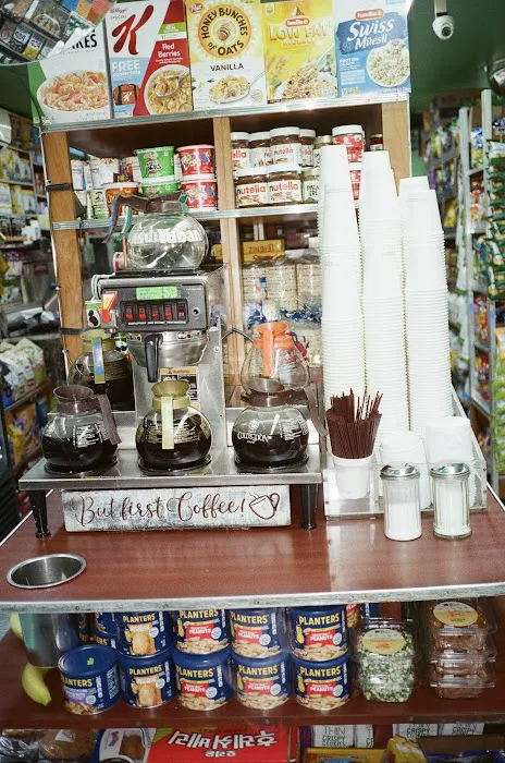 Sunny & Annie's Deli Picture 10