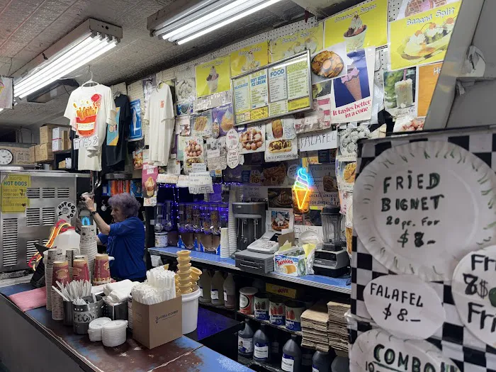 Ray's Candy Store Picture 6