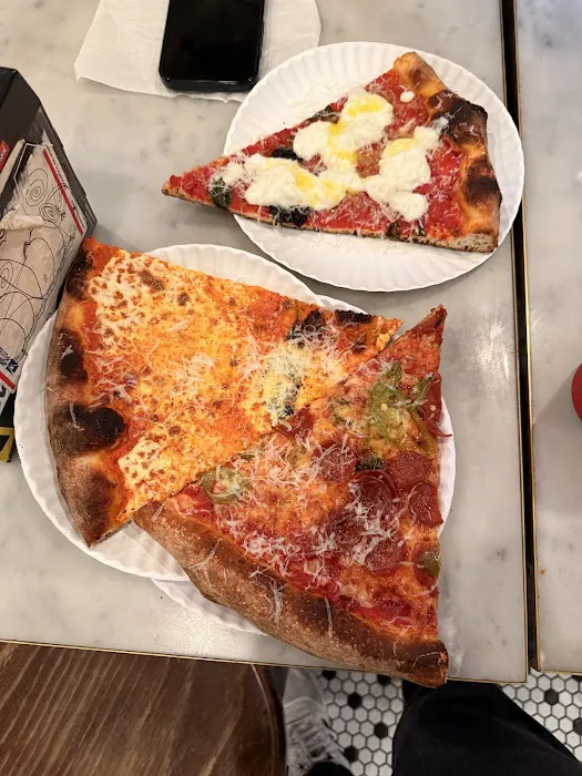 Cello's Pizzeria Picture 6