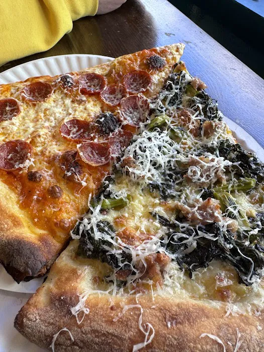 Cello's Pizzeria Picture 8
