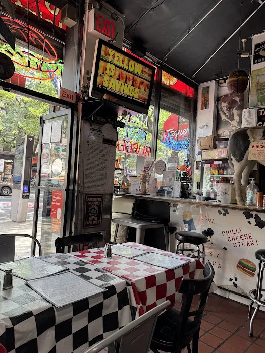 Paul's Da Burger Joint Picture 4