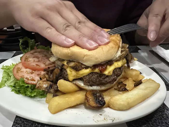 Paul's Da Burger Joint Picture 5