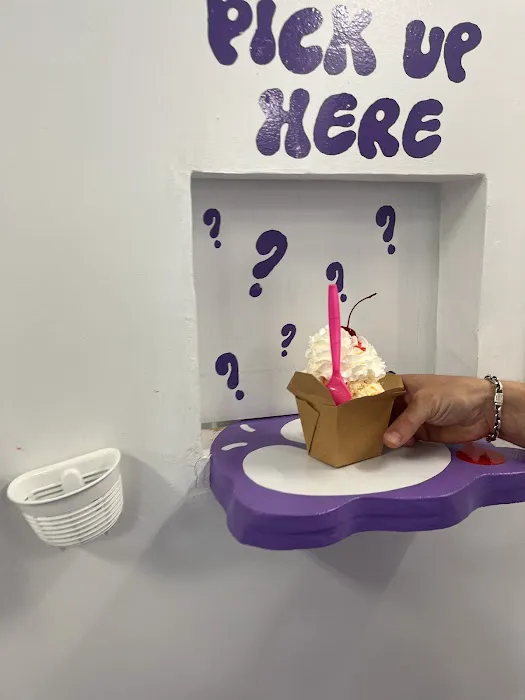 Surprise Scoop Picture 3
