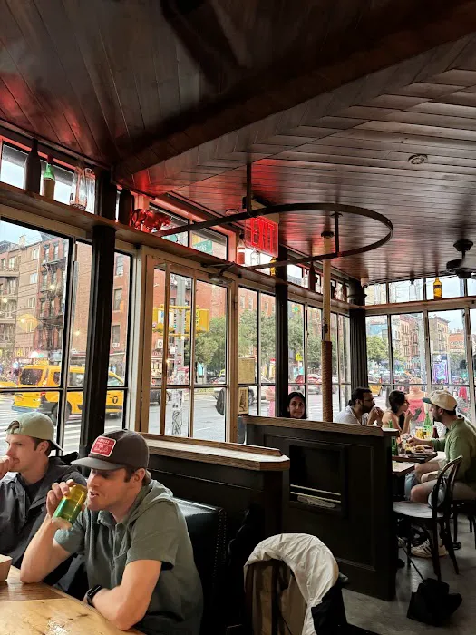 The Lions Bar & Grill Picture 6
