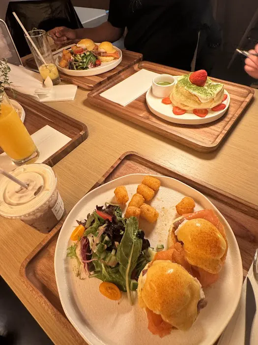 Fluffy Fluffy Cafe & Bar Picture 9