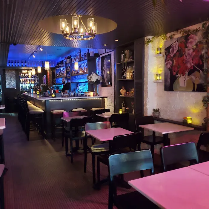 AURA Tapas & Cocktail Bar Picture 4