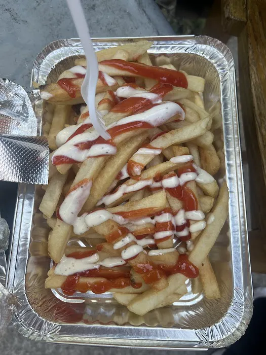 Tajeen Halal Food Truck Picture 3