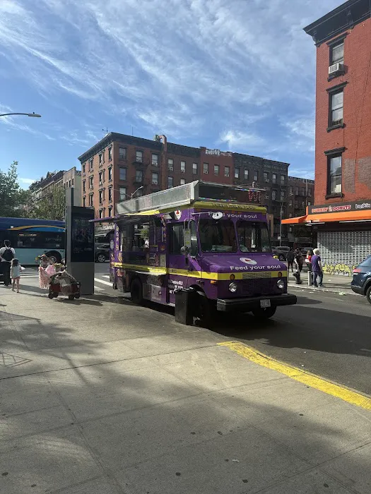 Tajeen Halal Food Truck Picture 9
