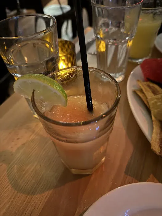 Yuca Bar & Restaurant Picture 5