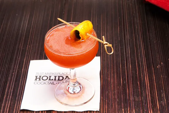 Holiday Cocktail Lounge Picture 5