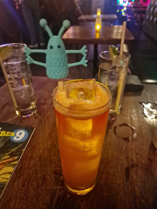 Holiday Cocktail Lounge Picture 8