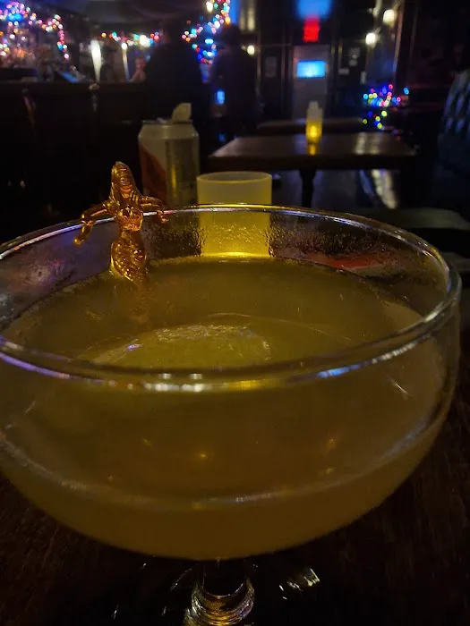 Holiday Cocktail Lounge Picture 1
