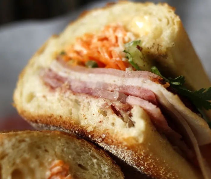 Xe May Sandwich Shop Picture 6