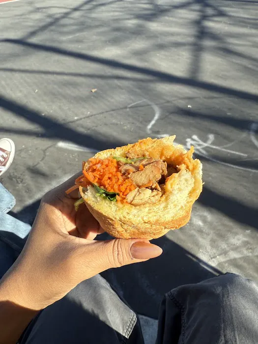 Xe May Sandwich Shop Picture 2
