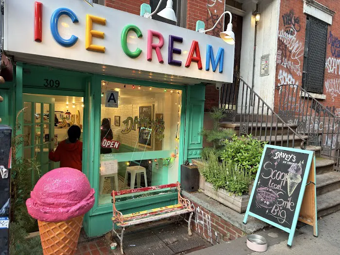 Davey's Ice Cream Picture 2