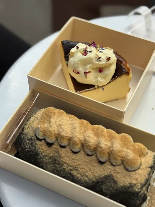 ANDO patisserie Picture 4