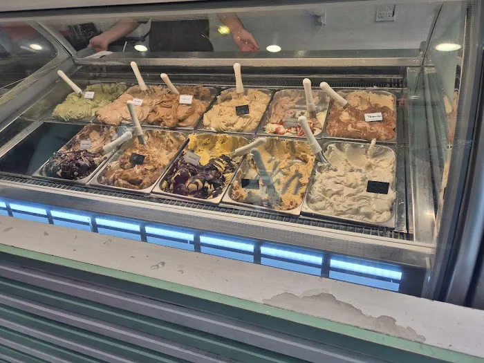 Gelatoville Gelataria & Coffee Picture 10