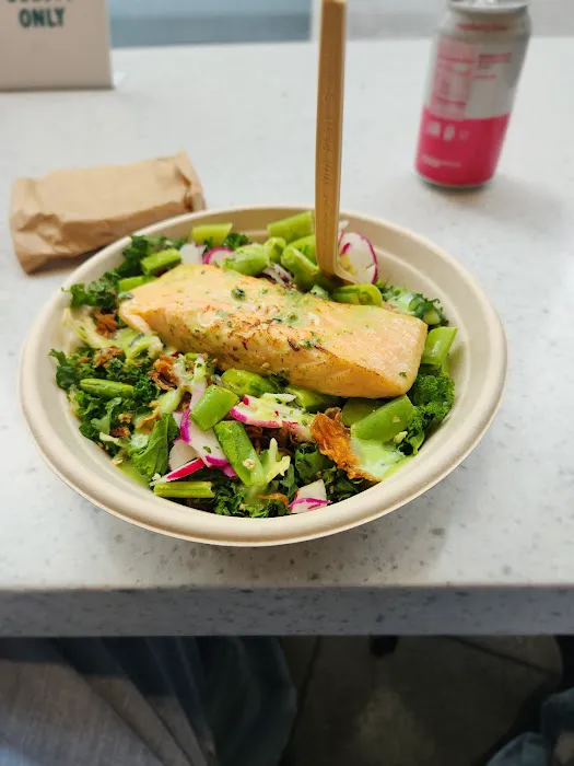 Chopt Creative Salad Co. Picture 1