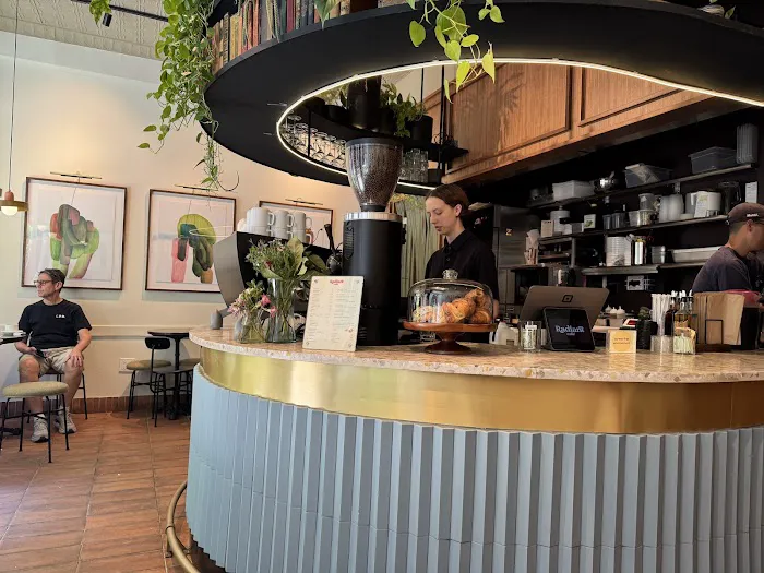 Radiant café Picture 6